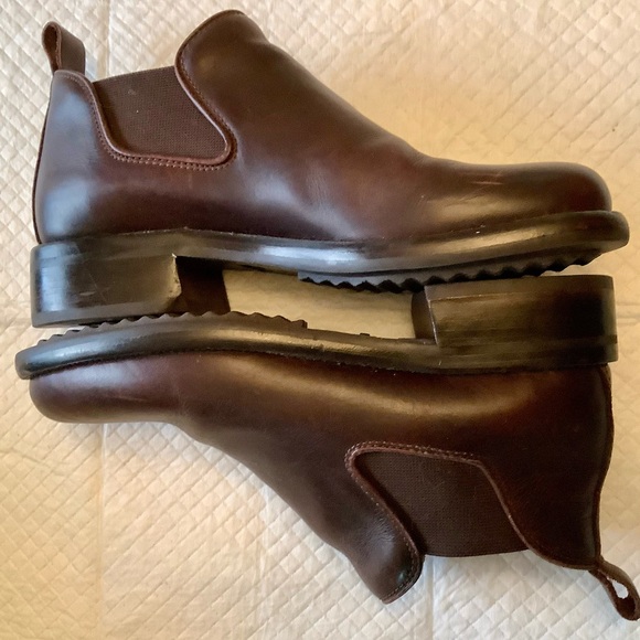 COLE HAAN, all leather, chelsea riding style boot. Soft supple, brown, lined - Picture 5 of 14